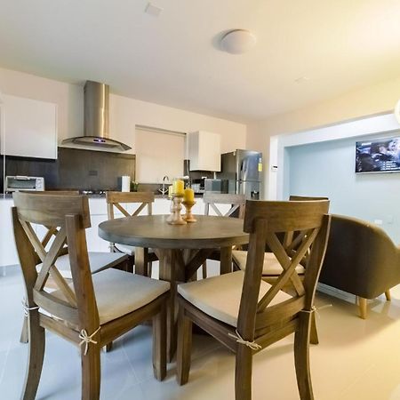Koyari Modern Condos 9Br 7Ba Sleeps 26 W/ Pool And Roof Deck パームビーチ エクステリア 写真