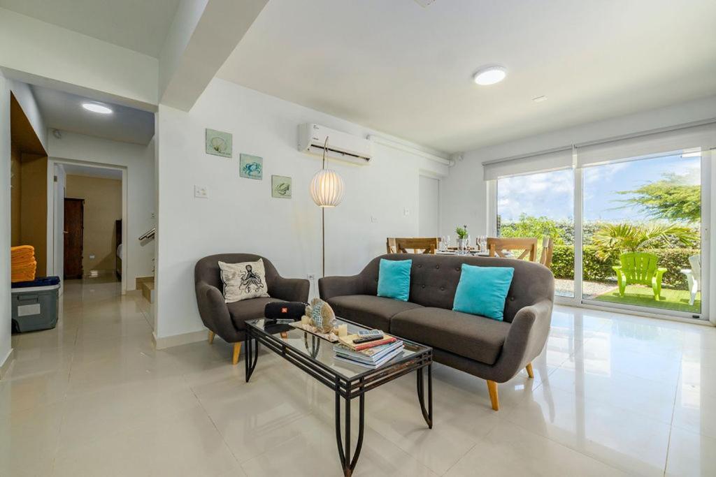 Koyari Modern Condos 9Br 7Ba Sleeps 26 W/ Pool And Roof Deck パームビーチ エクステリア 写真