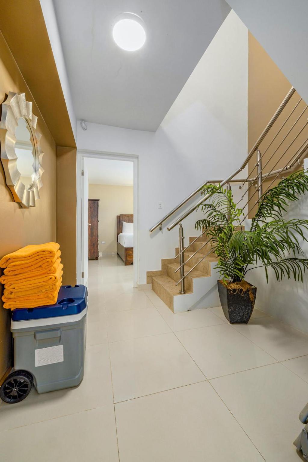 Koyari Modern Condos 9Br 7Ba Sleeps 26 W/ Pool And Roof Deck パームビーチ エクステリア 写真