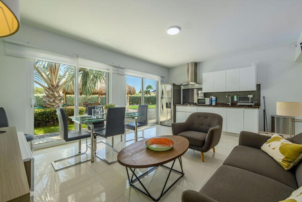 Koyari Modern Condos 9Br 7Ba Sleeps 26 W/ Pool And Roof Deck パームビーチ エクステリア 写真