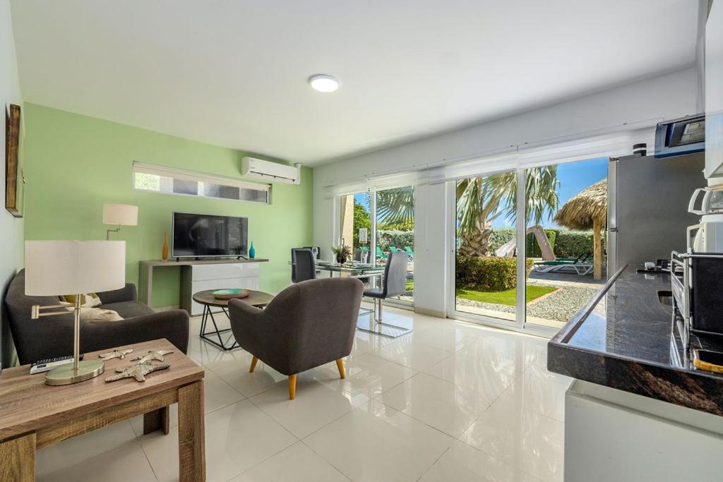 Koyari Modern Condos 9Br 7Ba Sleeps 26 W/ Pool And Roof Deck パームビーチ エクステリア 写真