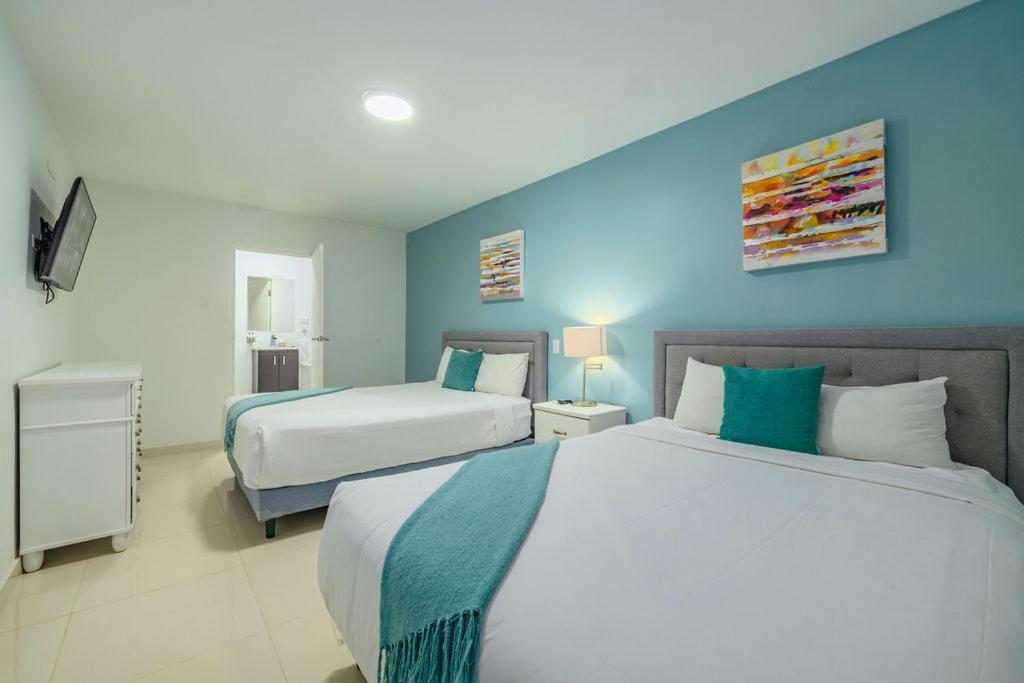 Koyari Modern Condos 9Br 7Ba Sleeps 26 W/ Pool And Roof Deck パームビーチ エクステリア 写真