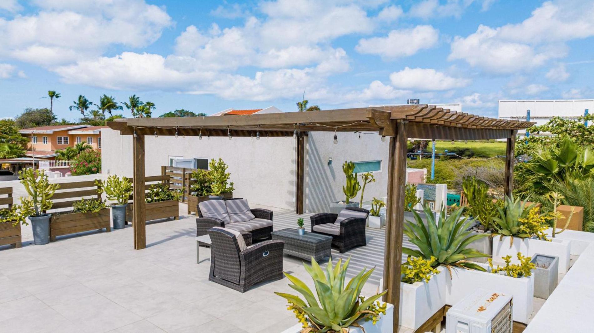 Koyari Modern Condos 9Br 7Ba Sleeps 26 W/ Pool And Roof Deck パームビーチ エクステリア 写真