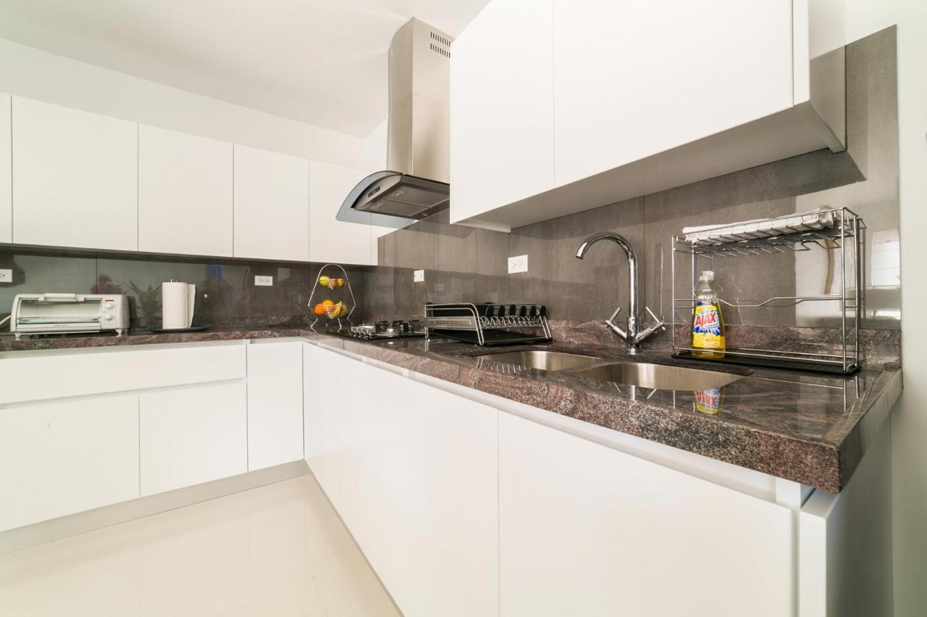 Koyari Modern Condos 9Br 7Ba Sleeps 26 W/ Pool And Roof Deck パームビーチ エクステリア 写真