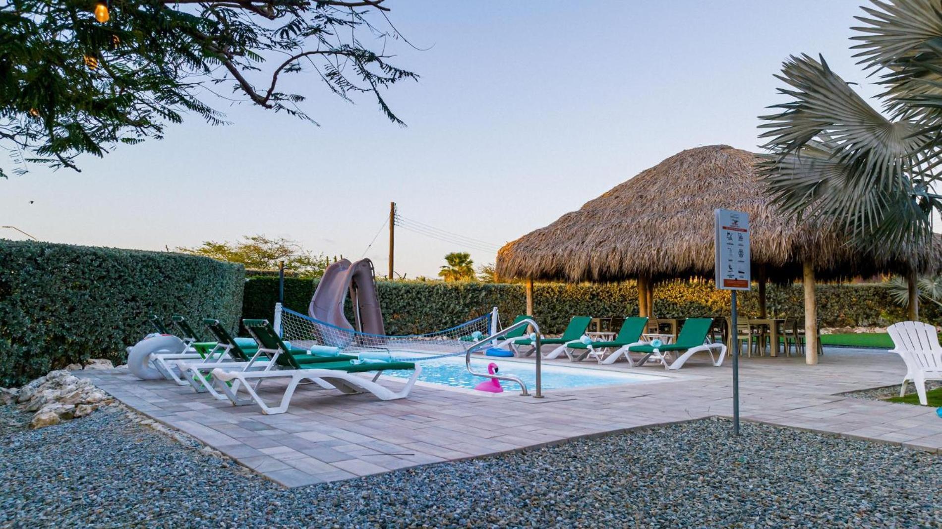 Koyari Modern Condos 9Br 7Ba Sleeps 26 W/ Pool And Roof Deck パームビーチ エクステリア 写真