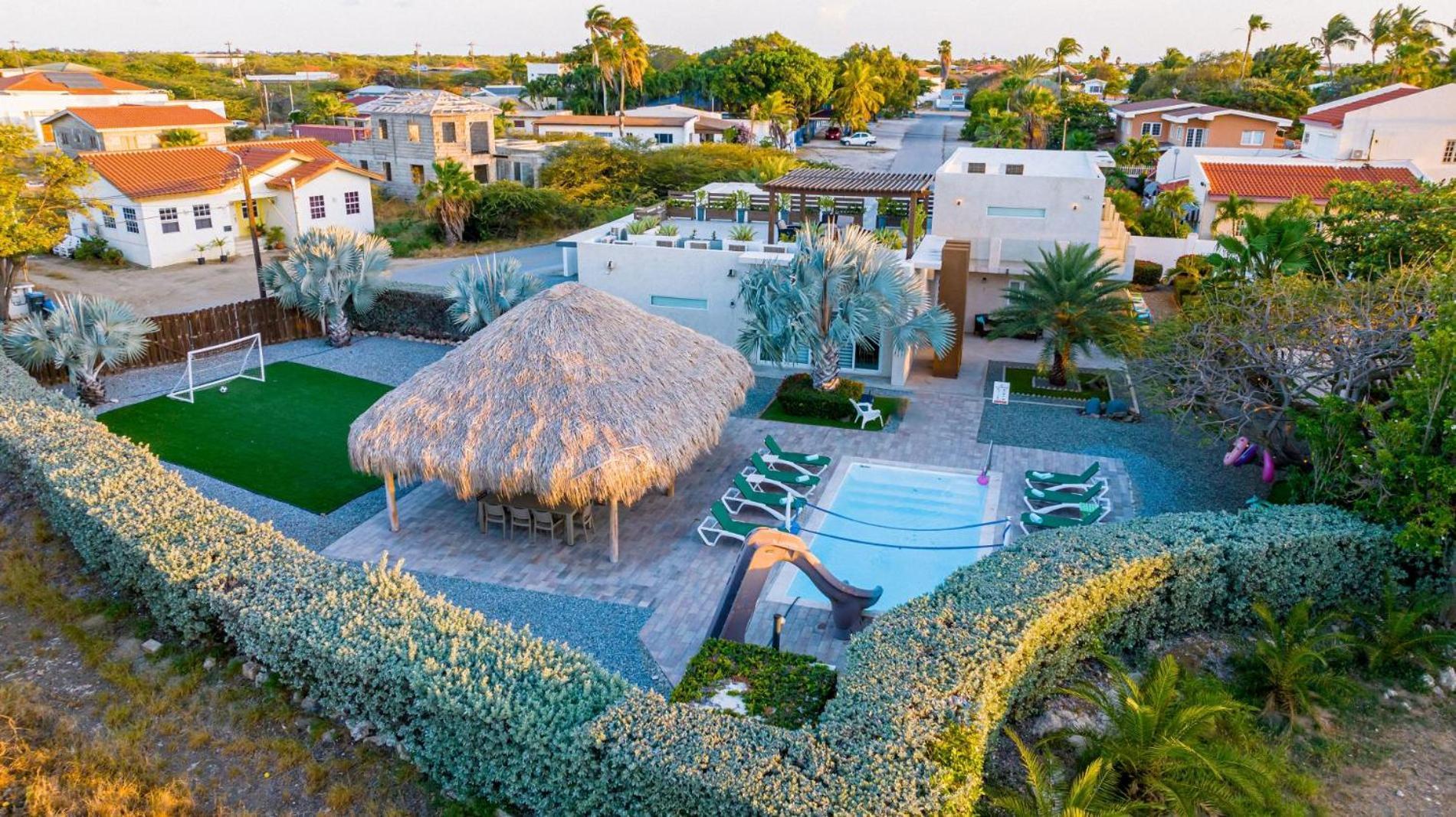 Koyari Modern Condos 9Br 7Ba Sleeps 26 W/ Pool And Roof Deck パームビーチ エクステリア 写真
