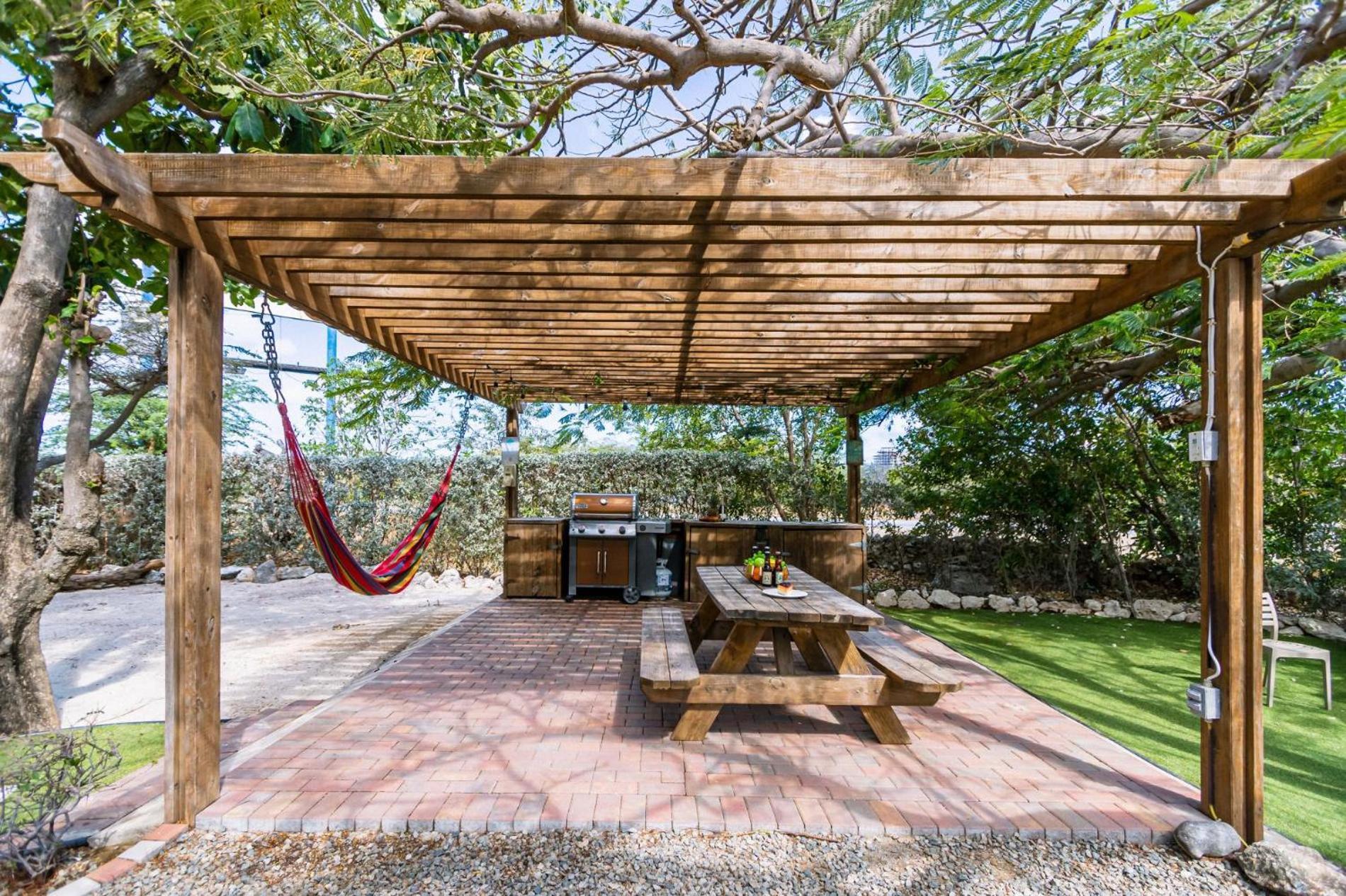 Koyari Modern Condos 9Br 7Ba Sleeps 26 W/ Pool And Roof Deck パームビーチ エクステリア 写真