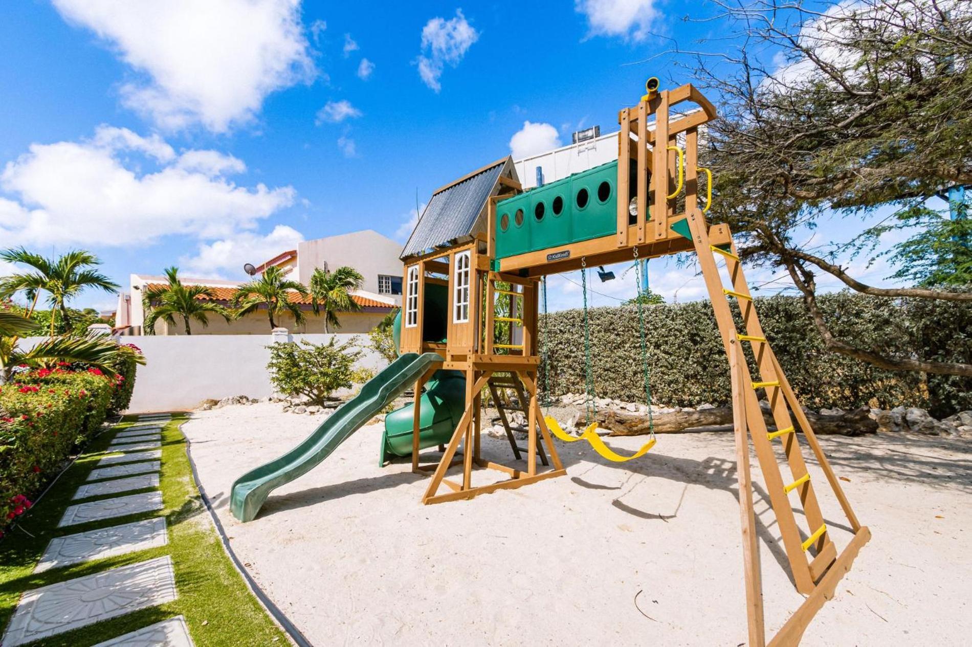 Koyari Modern Condos 9Br 7Ba Sleeps 26 W/ Pool And Roof Deck パームビーチ エクステリア 写真