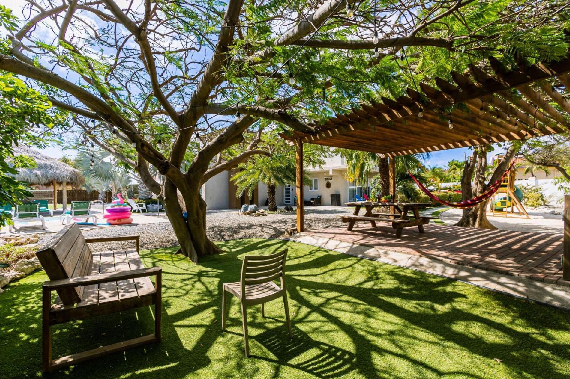 Koyari Modern Condos 9Br 7Ba Sleeps 26 W/ Pool And Roof Deck パームビーチ エクステリア 写真